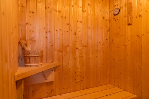 Die Sauna steht bereit — der Verbrauch ist im Mietpreis enthalten.